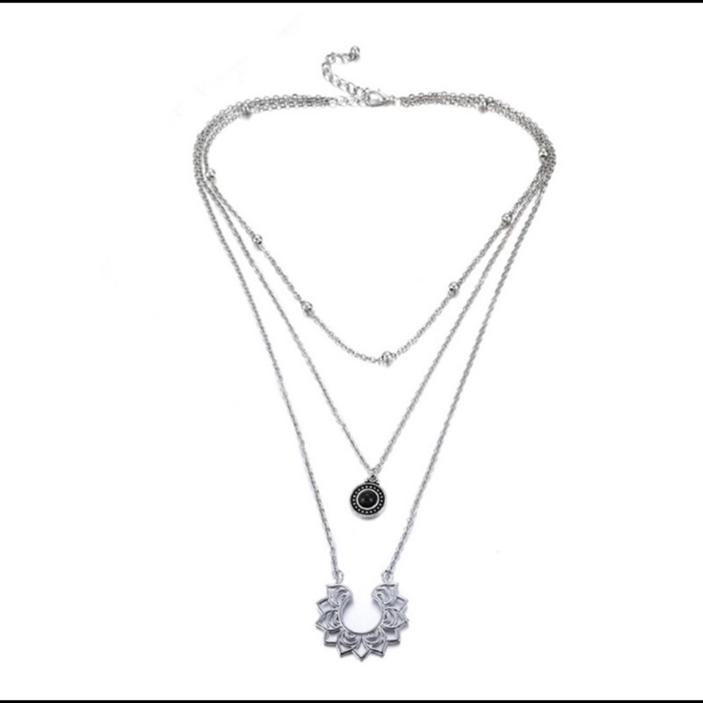 Beautiful layered choker necklace - Picture 2 of 4
